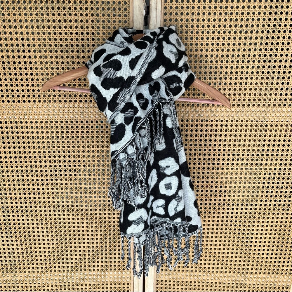Black and Gray Leopard Print Scarf